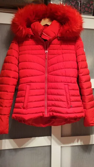 Chaquetón Guess Rojo con Capucha