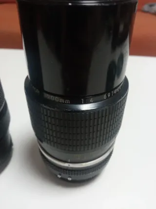 Objetivos Nikon 75-300mm y 200mm