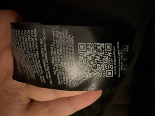 Chaqueta Guess mujer acolchada negra