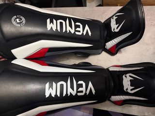 Espinilleras Venum MMA moethay