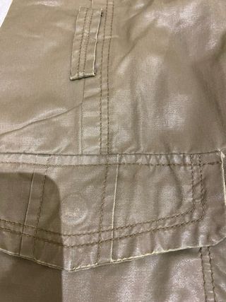 Chaqueta impermeable verde militar