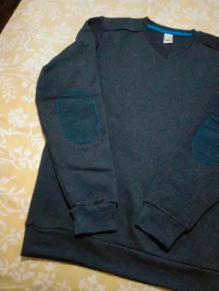 Jersey azul de hombre con parches