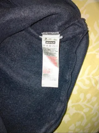 Jersey azul de hombre con parches