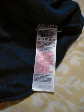 Jersey azul de hombre con parches