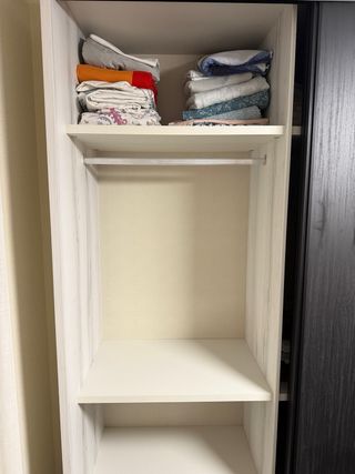 Armario puertas correderas blanco y negro