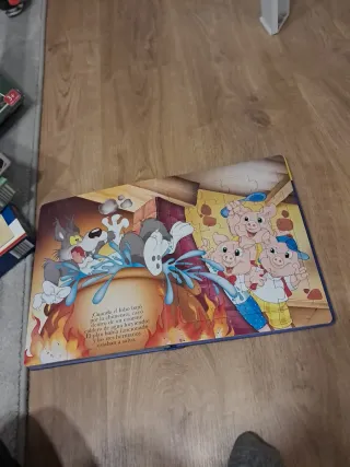 Cuento tres cerditos cada página un puzle