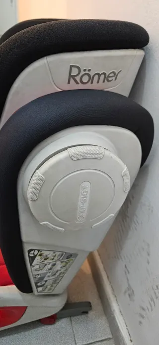 Silla de coche RÖMER roja y negra