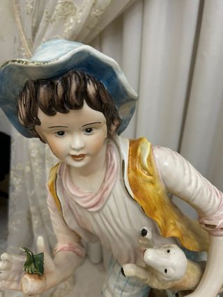 Coppia Statue Capodimonte Bambini con Animali