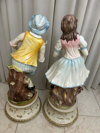 Coppia Statue Capodimonte Bambini con Animali
