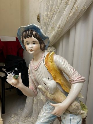 Coppia Statue Capodimonte Bambini con Animali