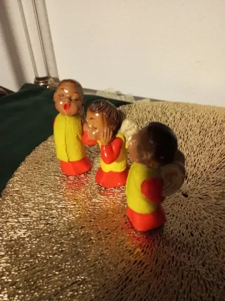 Angelitos cantores de cerámica