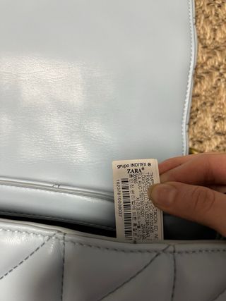 Bolso de hombro azul de Zara