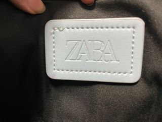 Bolso de hombro azul de Zara