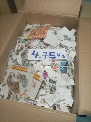 Caja de sellos conmemorativos España 4.75 kg
