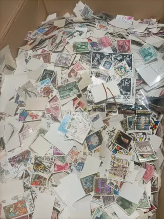 Caja de sellos conmemorativos España 4.75 kg