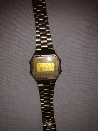 Reloj Casio Dorado Digital