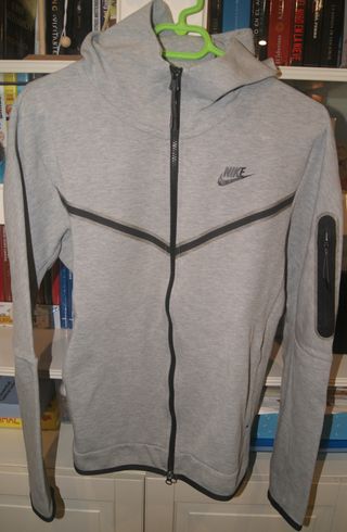 Sudadera Nike Tech Gris. TALLA S.