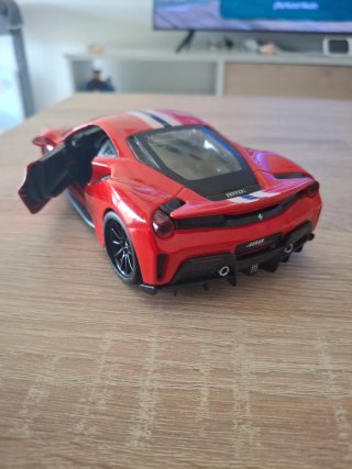 Ferrari 488 Pista 1:24