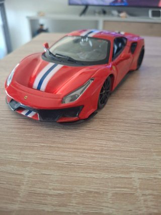 Ferrari 488 Pista 1:24
