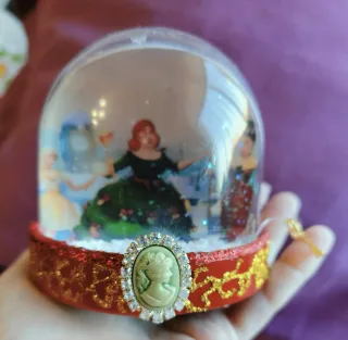 Barbie en un cuento de navidad disney adorno bola