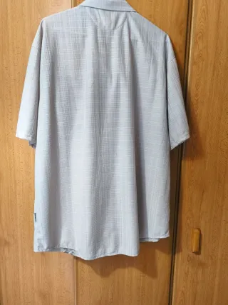 Camisa de hombre con rayas