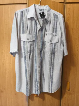 Camisa de hombre con rayas