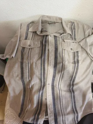 Camisa de hombre con rayas