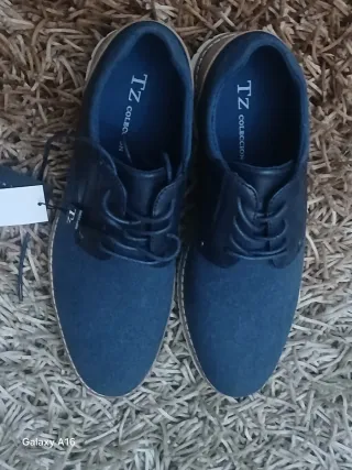 Zapatillas casuales azul y marrón