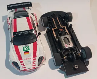 Coche Aston Martin DBR9 de Scalextric