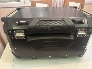 Top Case Givi Negro + Soporte + Espalderas 58 l