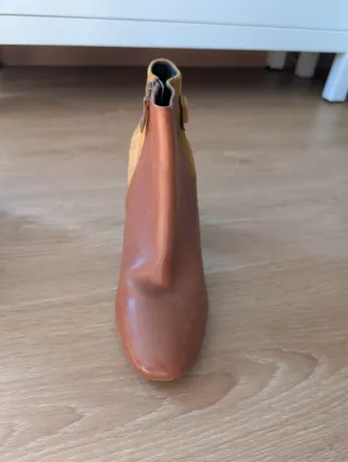 Botines Geox Piel y Ante Tacon