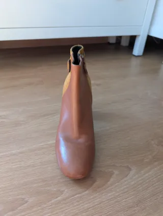 Botines Geox Piel y Ante Tacon