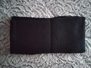 Bufanda negra de punto