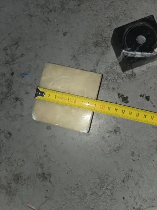 12 Peanas  de mármol negro veteado