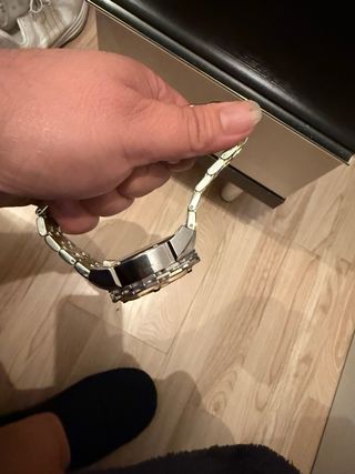 Reloj Invicta Negro y Dorado