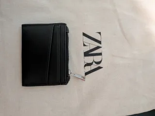 Tarjetero Zara Negro con Cremallera