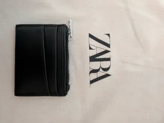 Tarjetero Zara Negro con Cremallera