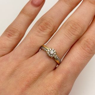 Anillo de oro 9kt con diamantes