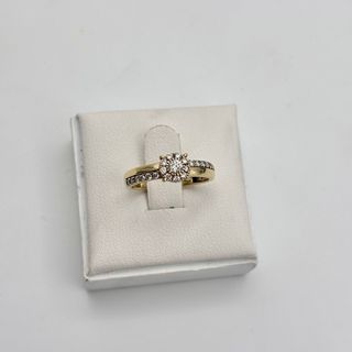 Anillo de oro 9kt con diamantes