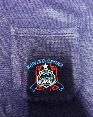 Felpa blu con colletto e taschino