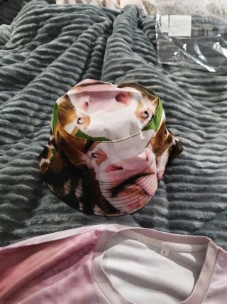 Camiseta y gorro divertido estampado