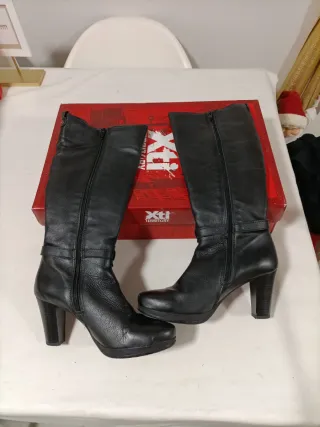 Botas altas de mujer negras