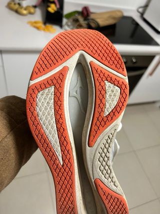 Zapatilla Mizuno Wave Rebellion Flash 2 Gris.