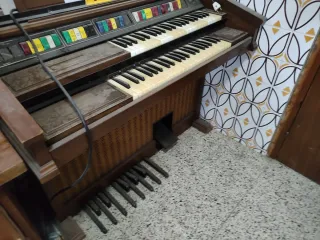 Órgano eléctrico Lowrey