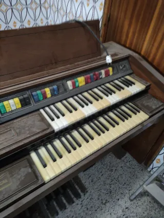 Órgano eléctrico Lowrey