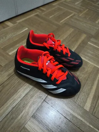 Botas de fútbol Adidas Predator número 29