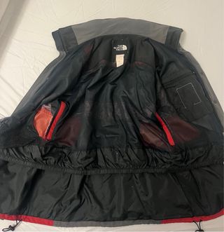 Chaqueta The North Face Gris y Roja antigua