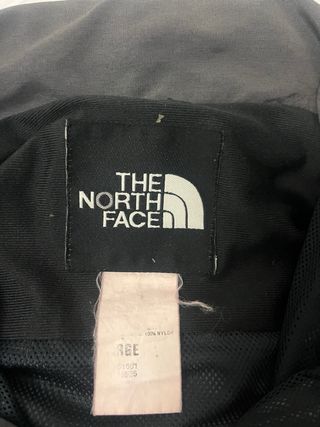 Chaqueta The North Face Gris y Roja antigua