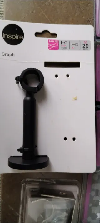 Soporte cortina Leroy Merlín metal ,blanco,negro.