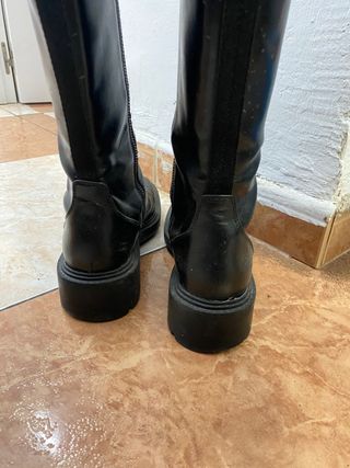 Botas altas estilo Dr. Martens